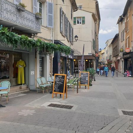 Appartement Au Coeur De La Sorgue LʼIsle-sur-la-Sorgue Esterno foto