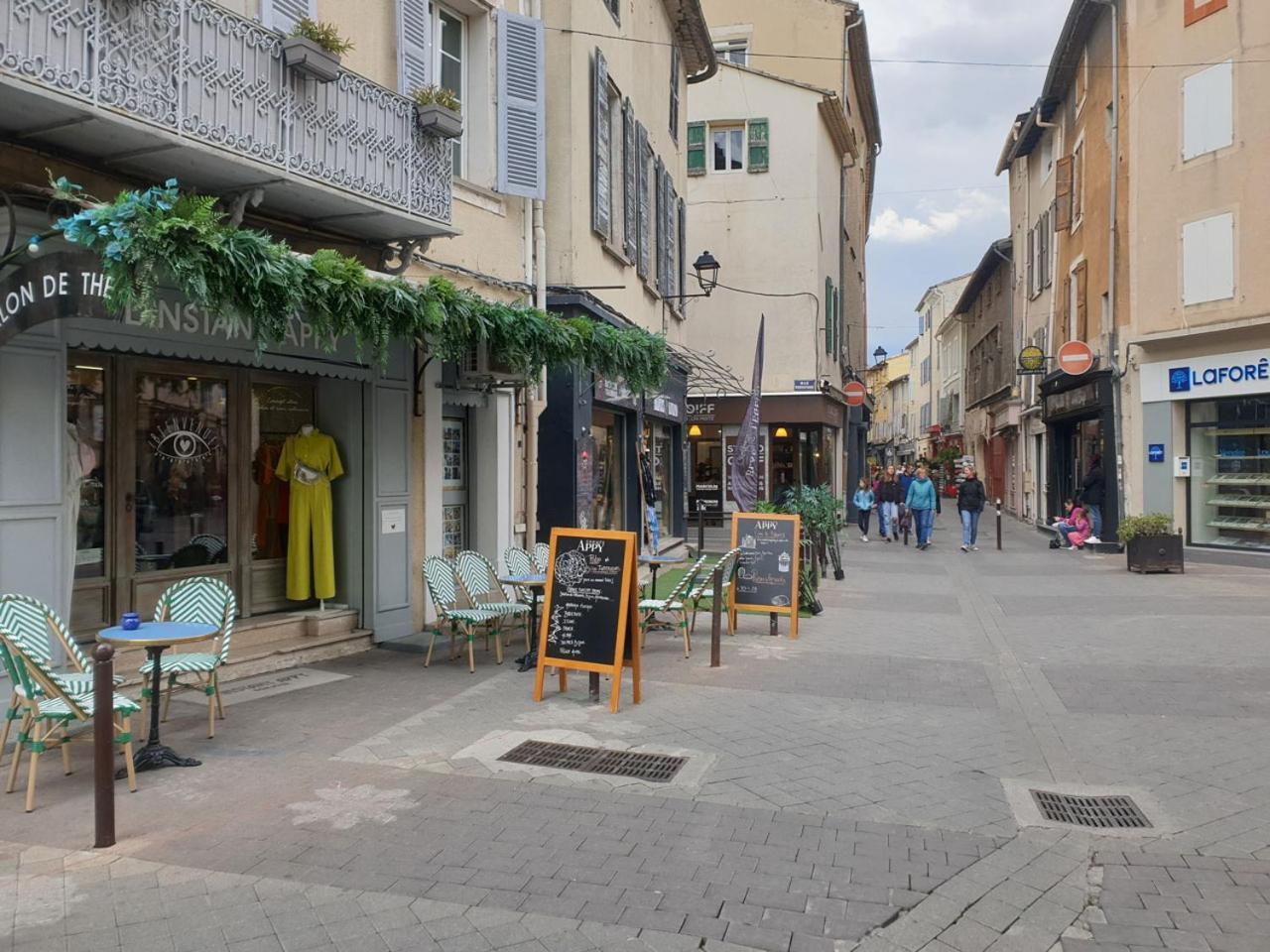 Appartement Au Coeur De La Sorgue LʼIsle-sur-la-Sorgue Esterno foto